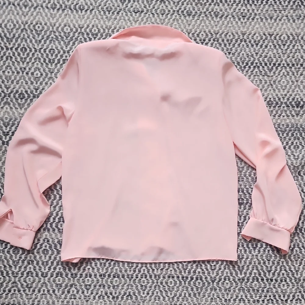 Vintage Pink Peach Blouse with Ruffle Detail 🪩🕺 - Picture 6 of 10